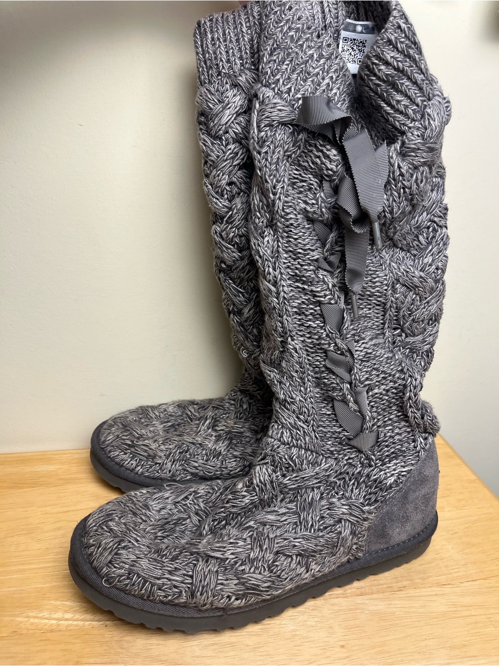 UGG Mahalya Knit Cable Lace Up Tall Sweater Boots Gray Women’s Size 9